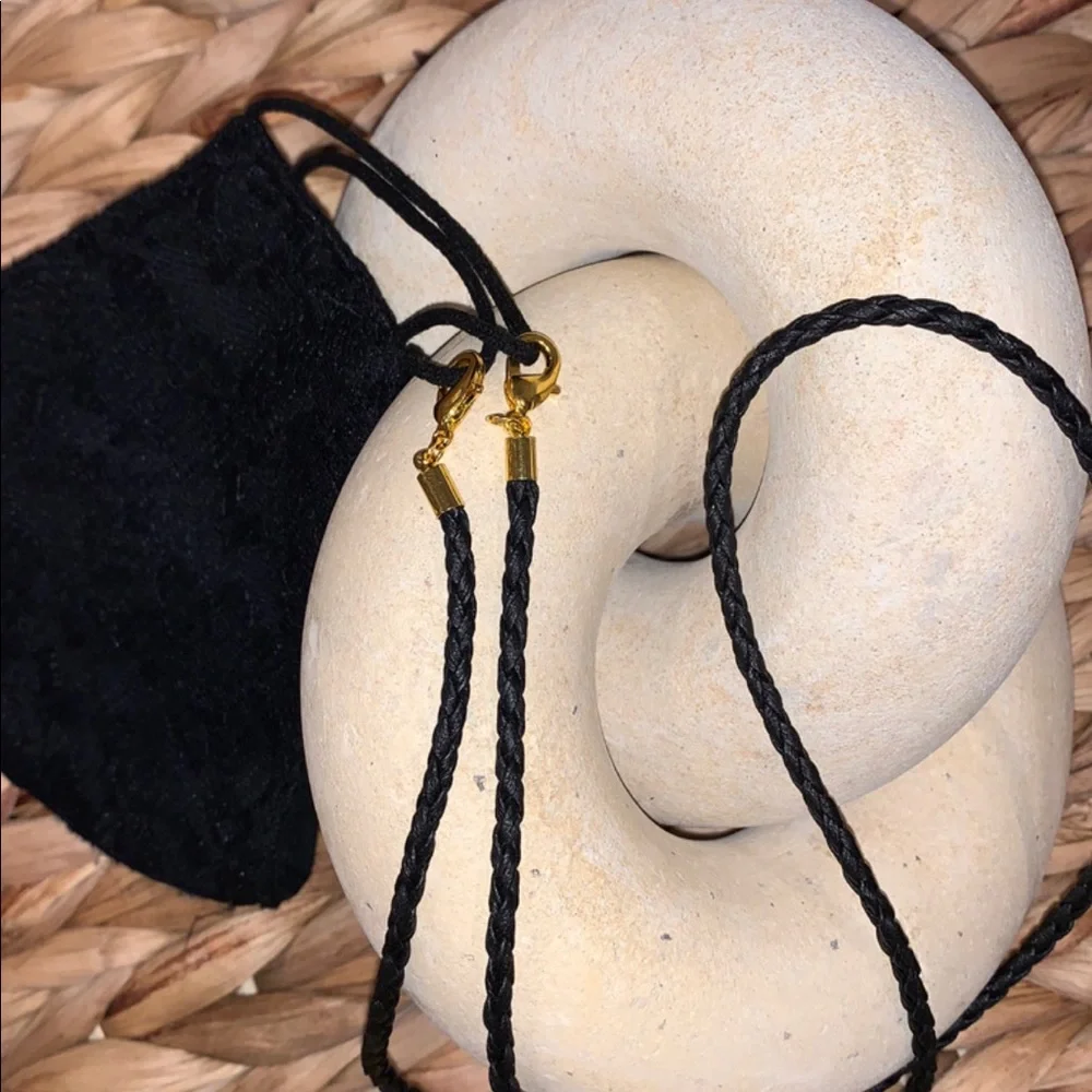 Black chain for masks or sunglasses